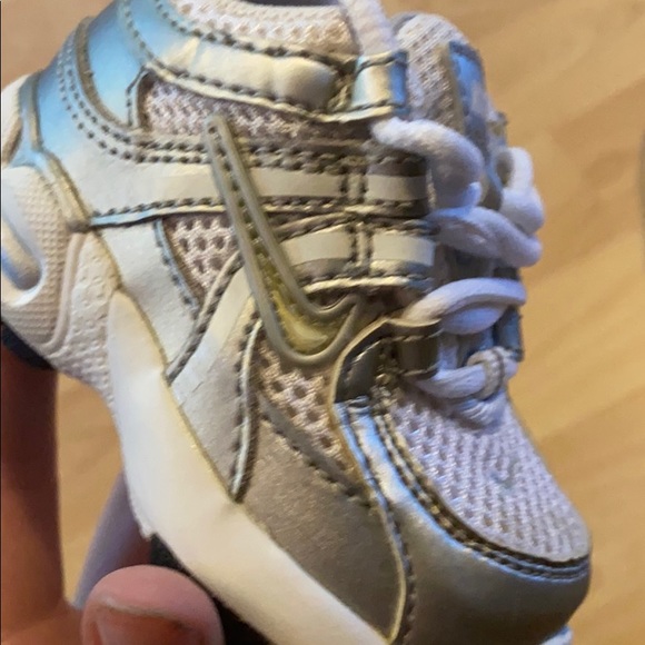 4T Nike toddlers shoes - Picture 4 of 4